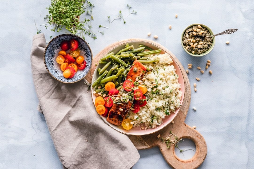 Assiette de glucides (riz, pâtes) pour l'énergie avant l'effort